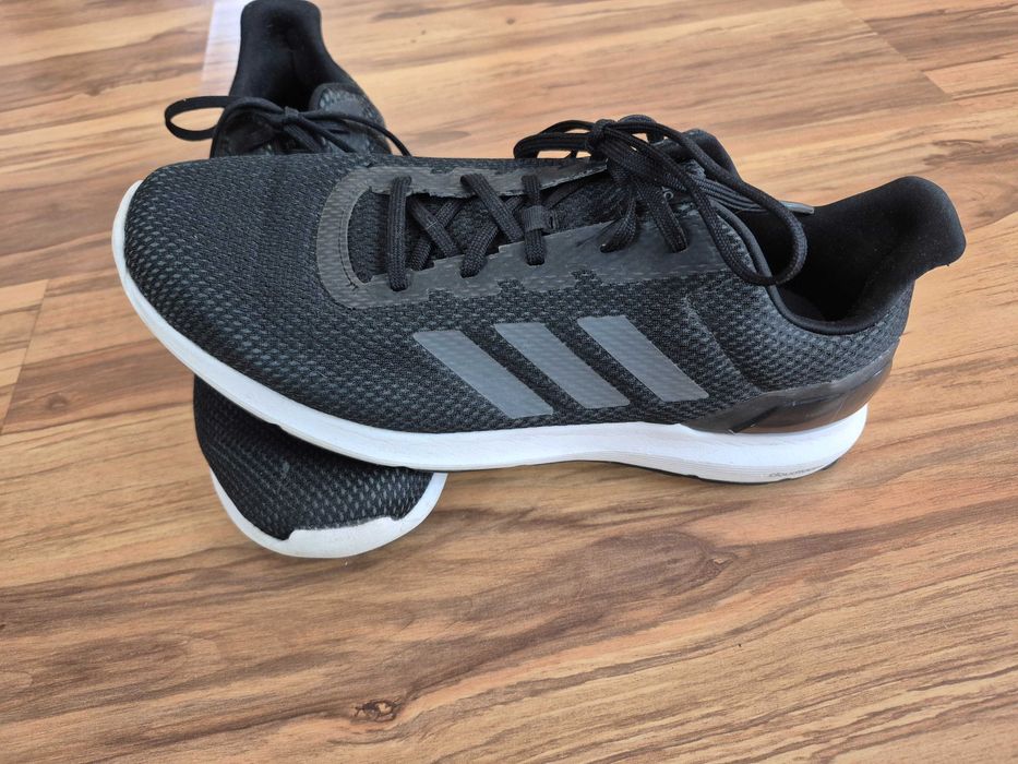 Adidasi marimea 46-5lei transportul