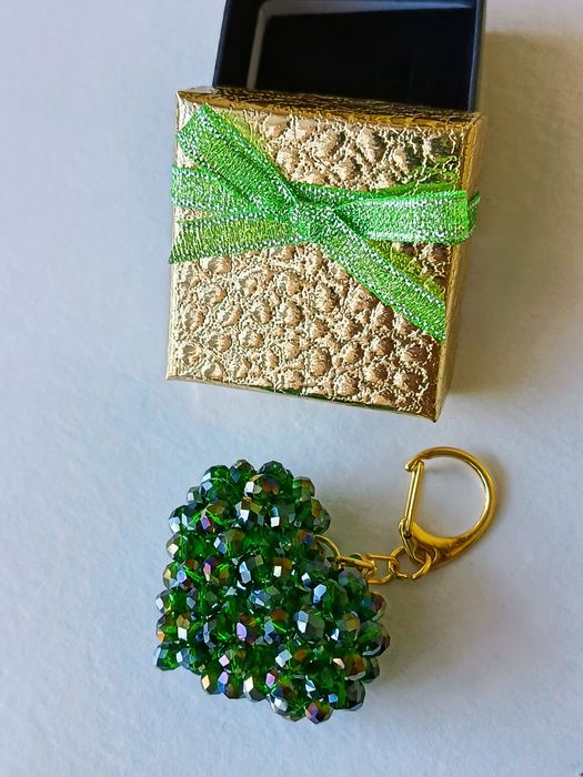 Брелки из хрустальных бусин