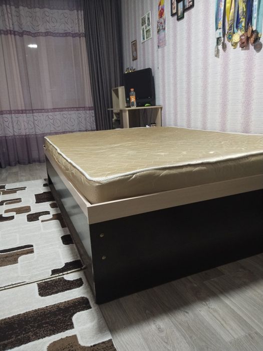 Кровать двухспальная