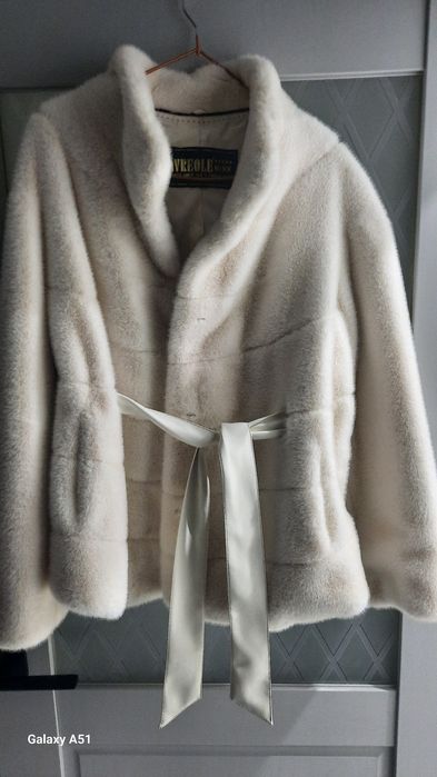 На Продаже  шуба