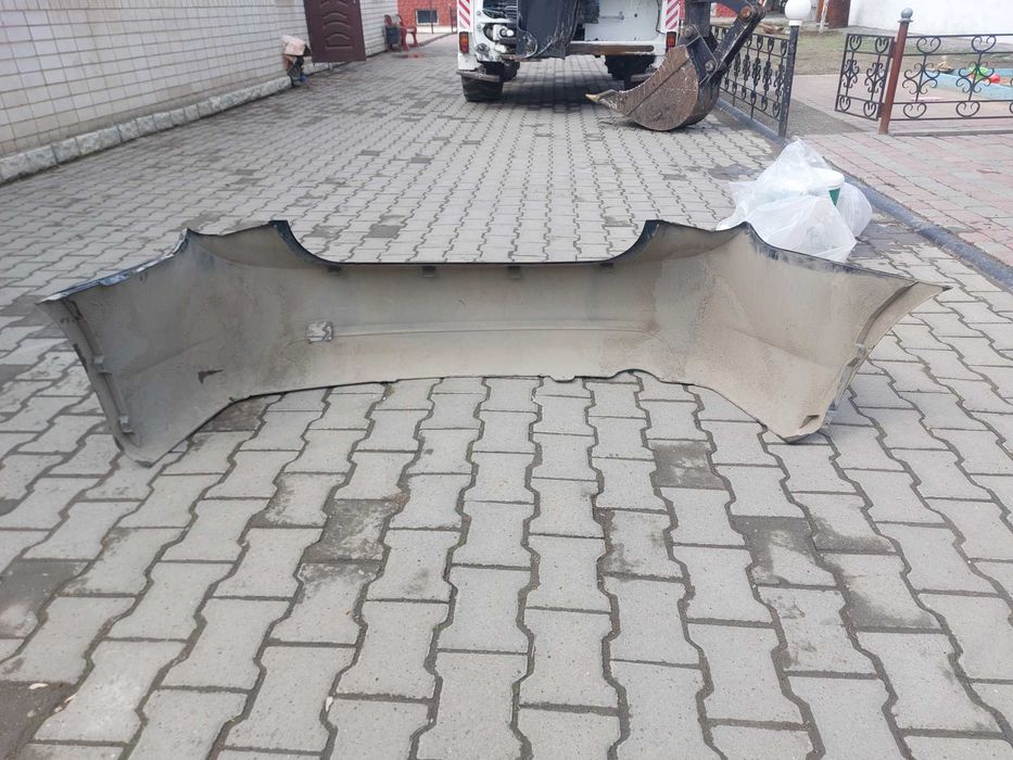 Продам задний бампер