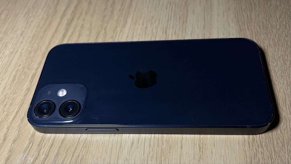 vand iPhone 12 mini
