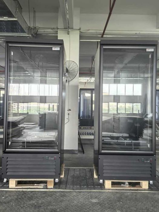 Vitrina verticala refrigerare cu 1 usa / 62 cm / NOU !