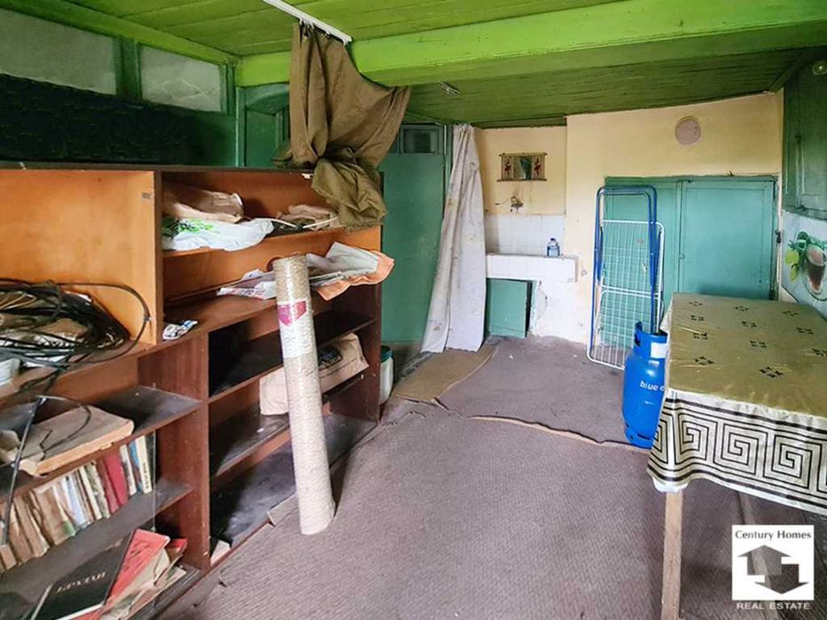 145303 ЕКСКЛУЗИВНО! Просторна къща с гараж в с. Страхилово