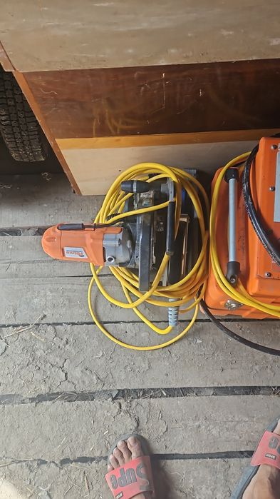 Vand excavator volvo ec55b  camioneta daf lf 45.150 statie lipit tevi  cap la cap