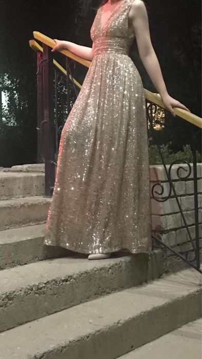 Вечернее платье