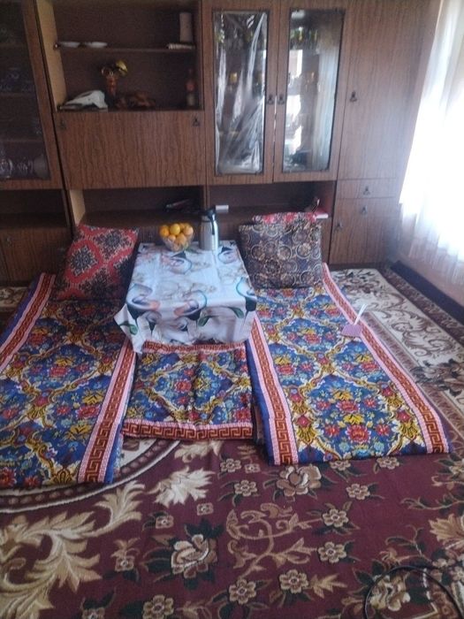 Hovli uy sotiladi