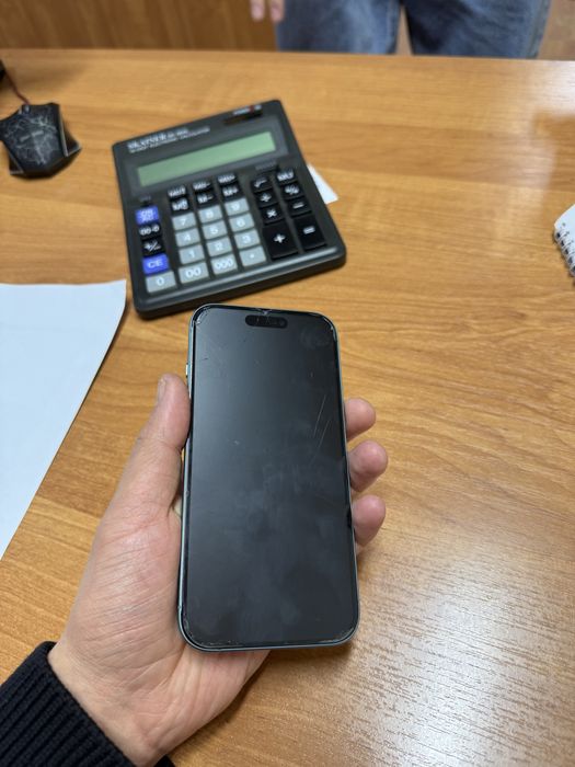 Продам айфон 16