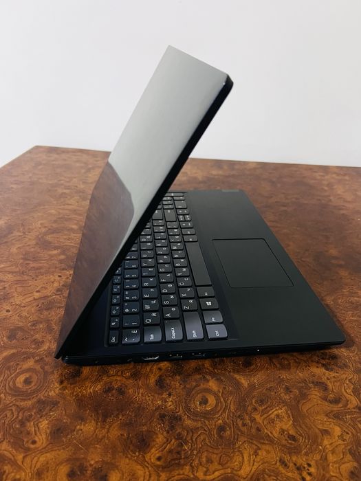 Lenovo noutbuk 1 Tb xotirasi