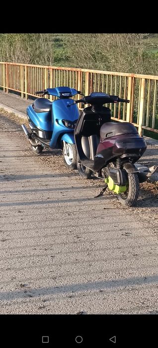 Vând doua Piaggio zip