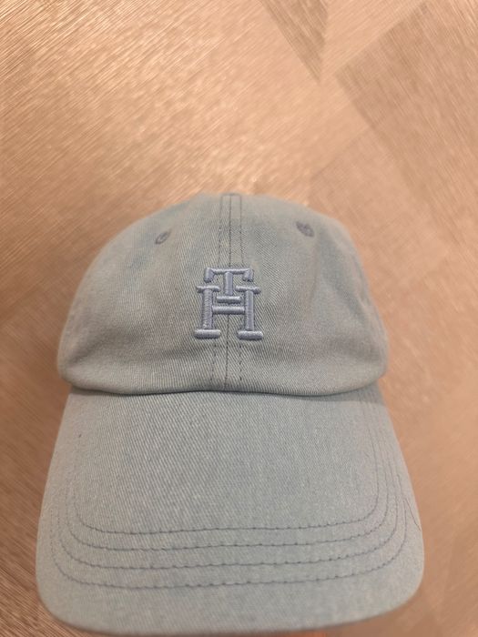 Продам кепку от бренда Tommy Hilfiger