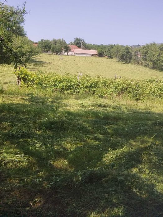 Vind 6800m² teren intravilan Polovragi, Gorj