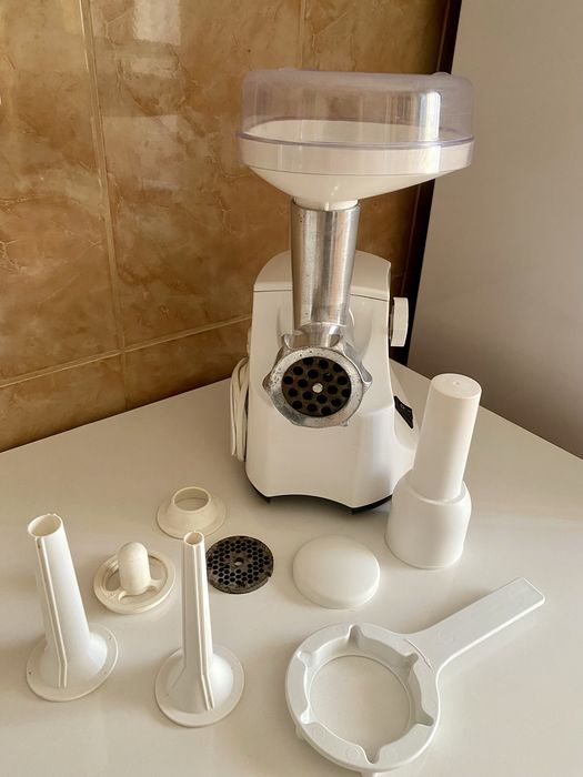 Masina de tocat carne electrica Kenwood