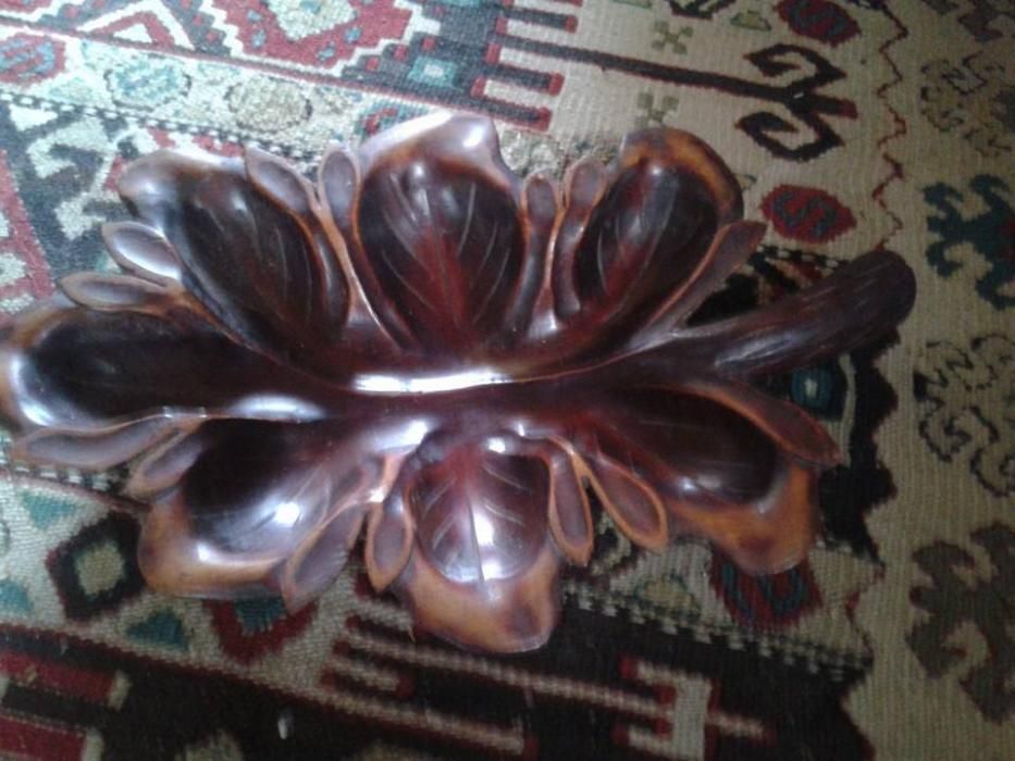 fructiera din lemn de paltin, model frunza