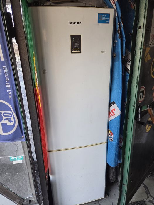 Продам Холодильник  самсунг