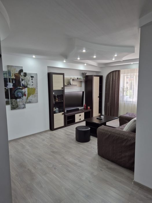 Vand apartament 4 camere