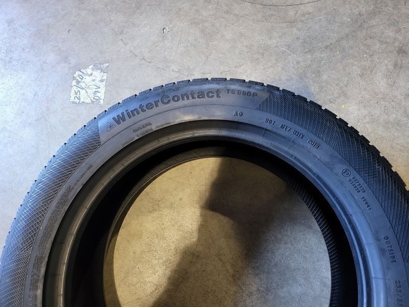 235/55/19 Continental 4бр