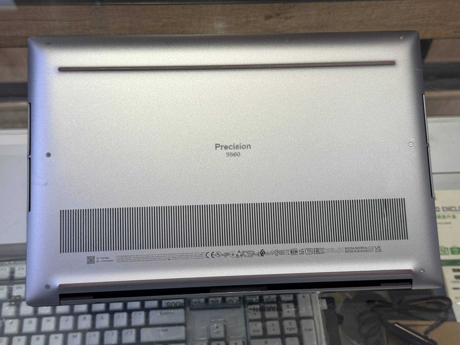 Ultrabook DELL Precision 5560 i7-11850H ram 16 ssd 256 RTX A2000 4gb