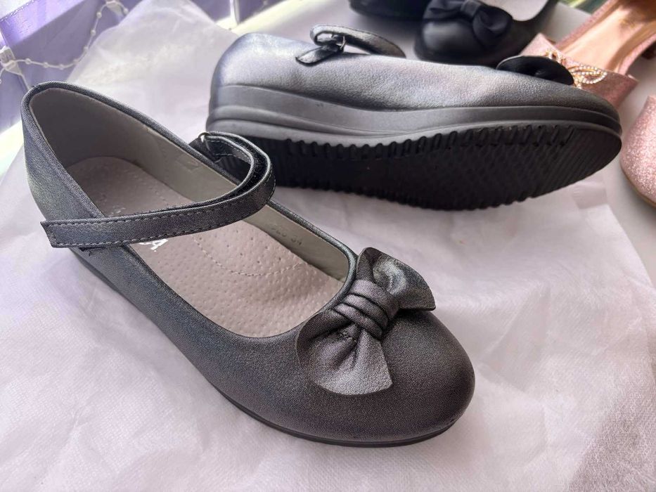 Лот маркови обувки за танци до 35 номер