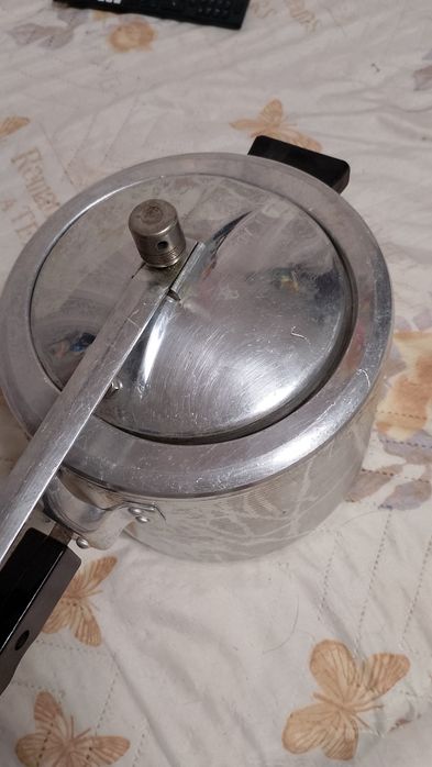 Тенджера под налягане