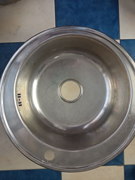 Раковина для кухни круглая б.у.