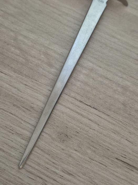 Deschizătoar corespondență