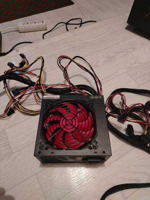 Блик питания 750 w