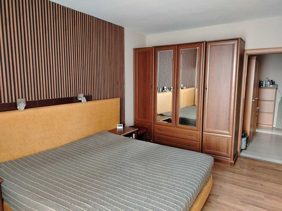 Продава се Тристаен апартамент в Пазарджик, Център - 91 кв.м за 729 €/кв.м - Снимка #13