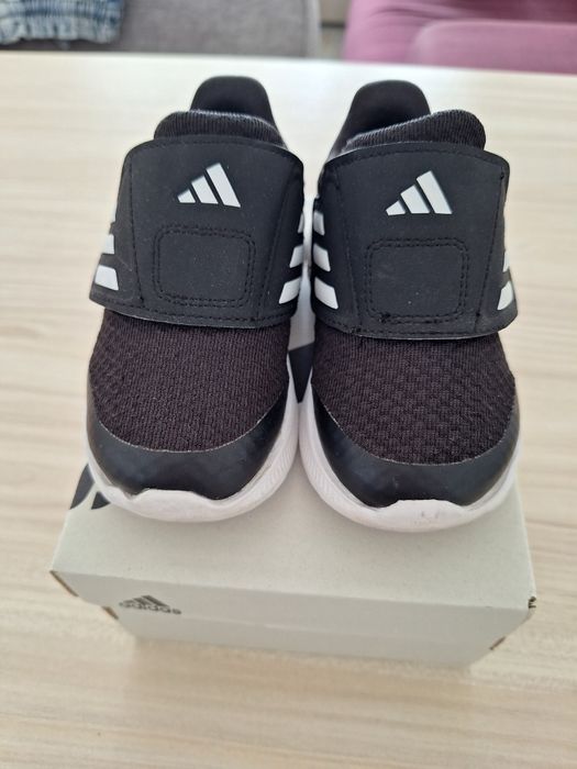 Маратонки Adidas