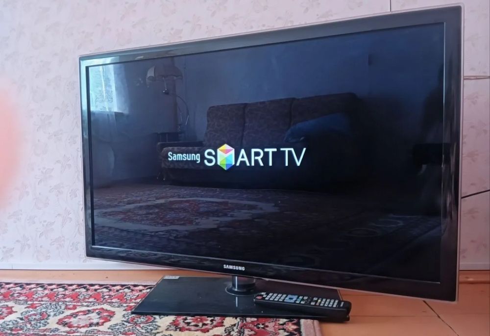 Samsung 106 см смарт телевизор