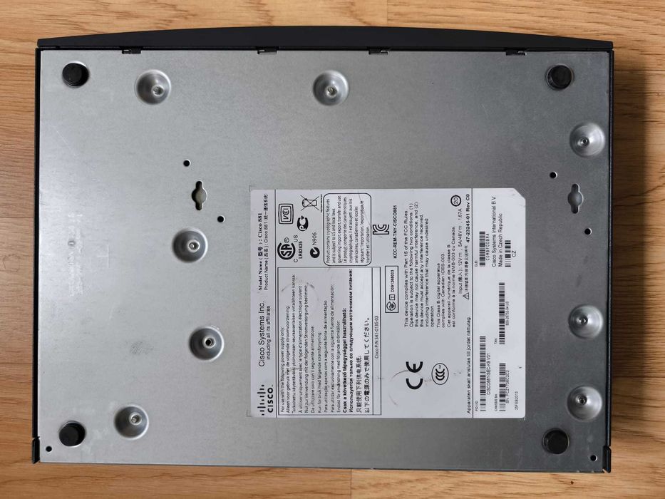 Router Cisco 881