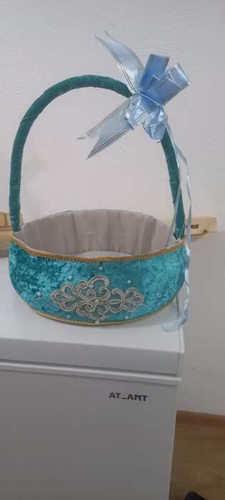 Корзину и два платка поменяю