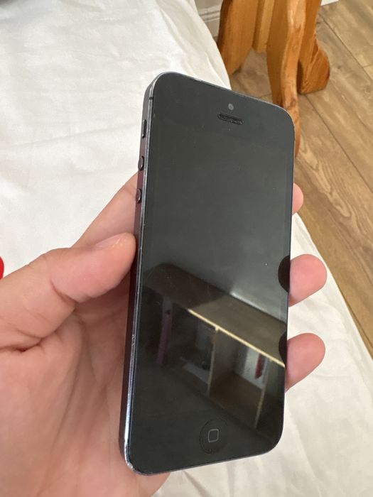 Продам айфон 5 отличное состояние