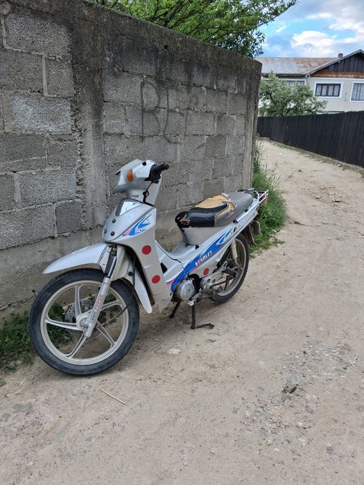 Scuter de 125 cc pe viteze