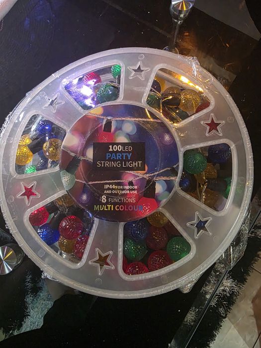 100 лед лампи ..