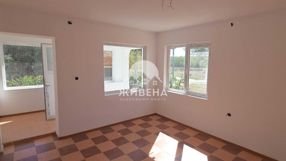 Продавам реновирана къща в с.Червенци, обл. Варна