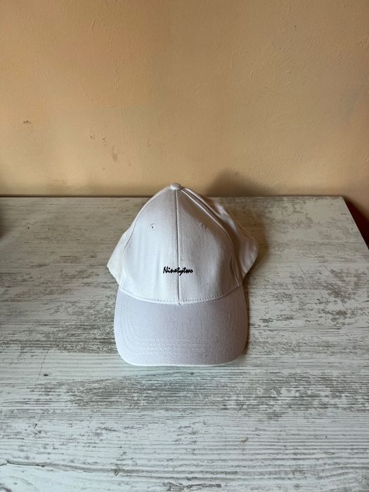 Зимни шапки само по 2.5 евро черен , бял , син , кафяв и цикламен цвят