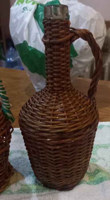 Doua damigene cca 1 l fiecare