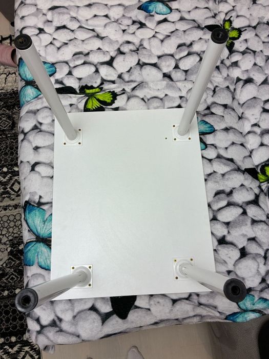 Măsuță de cafea alba