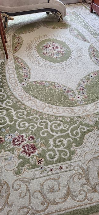 Красивый ковер турецкий  срочно продается