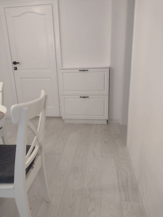 Vând apartament centrul stațiunii Băile Herculane