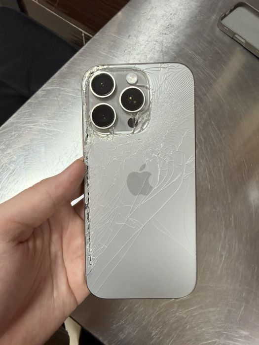 Продам Iphone 16 pro