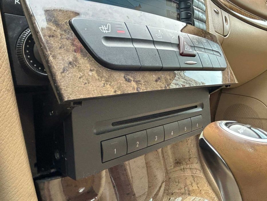 Mercedes-Benz E320 W211