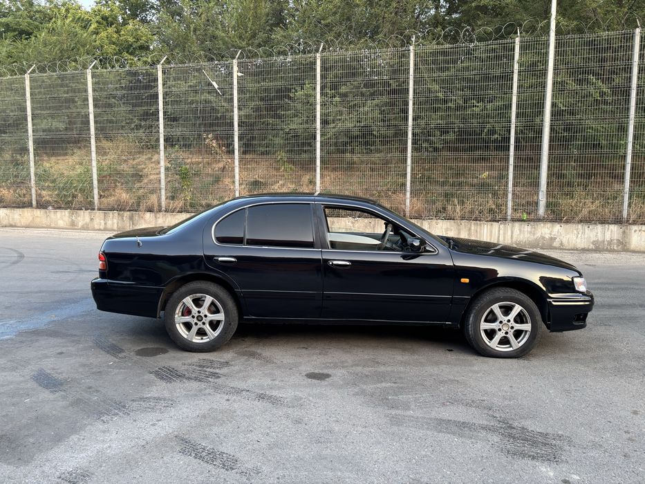 Nissan Maxima a32.