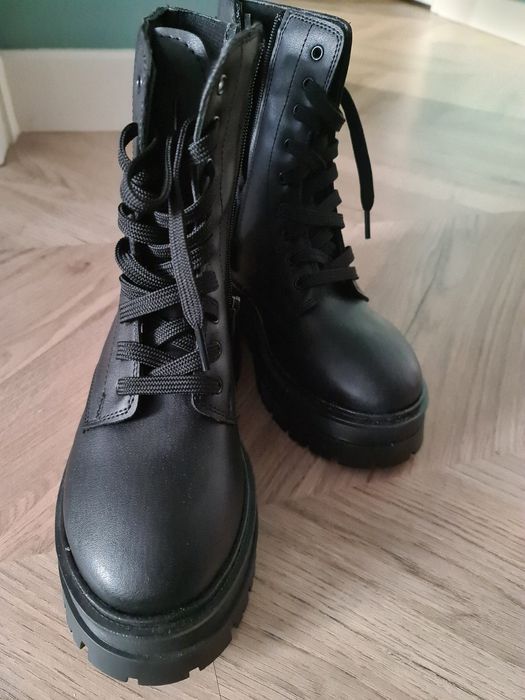 Продам новые ботинки