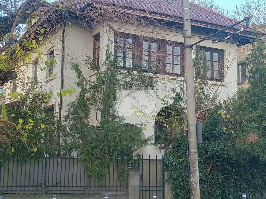 Popa Nan – Birouri sau Rezidențial | 194 mp, Curte 80 mp, Parcare