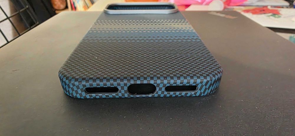 iPhone 17 pro max кейс