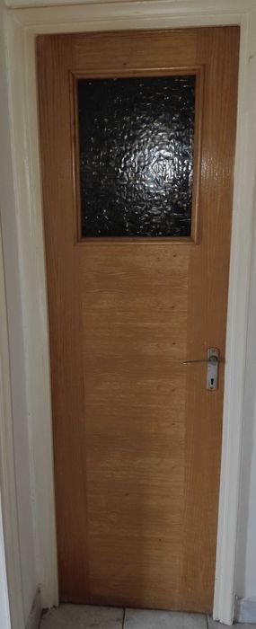 Usi interior de apartament