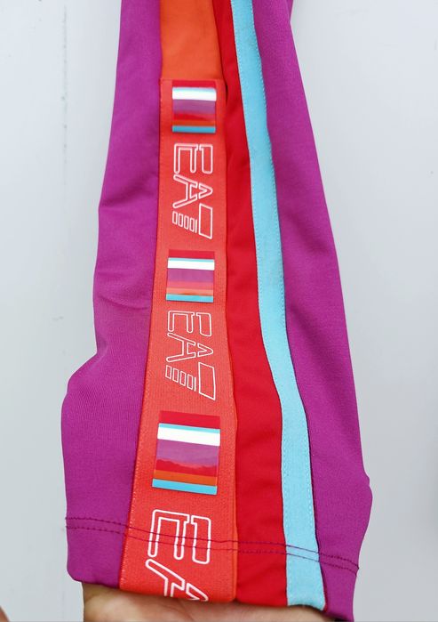 EA7 Emporio Armani оригинален дамски клин Л размер нов