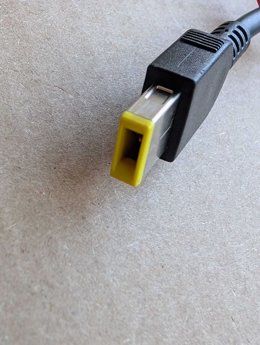 Incarcator alimentator Lenovo  45W, mufa dreptunghiulara